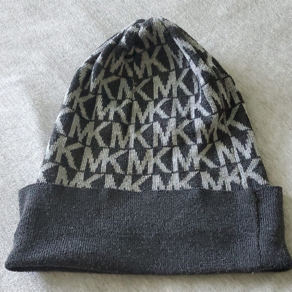 Michael Kors Black and Gray Beanie and Scarf Set Gender Neutral - Picture 3 of 6